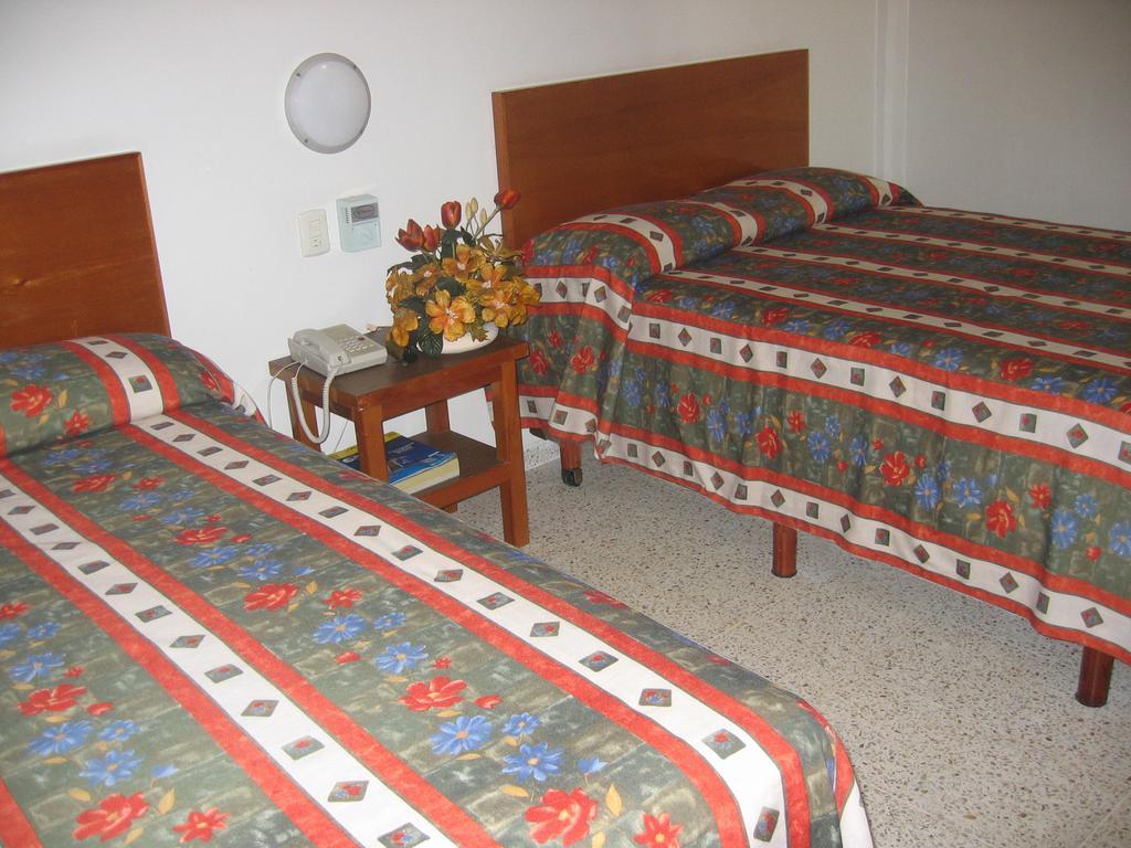 Hotel Delfines - A 2 Calles Del Acuario Veracruz Exteriör bild