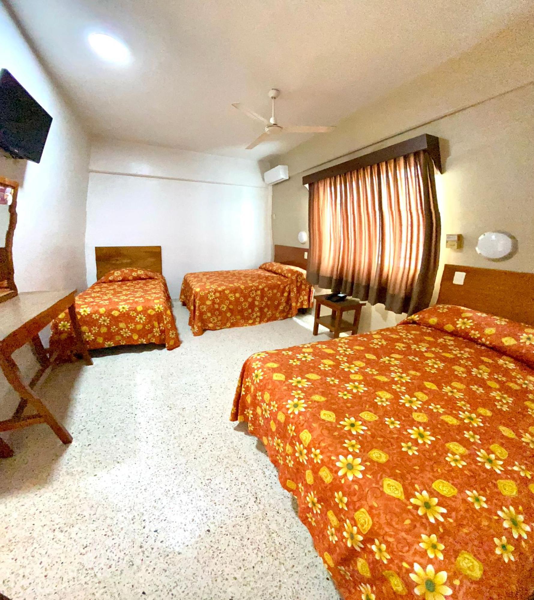 Hotel Delfines - A 2 Calles Del Acuario Veracruz Exteriör bild