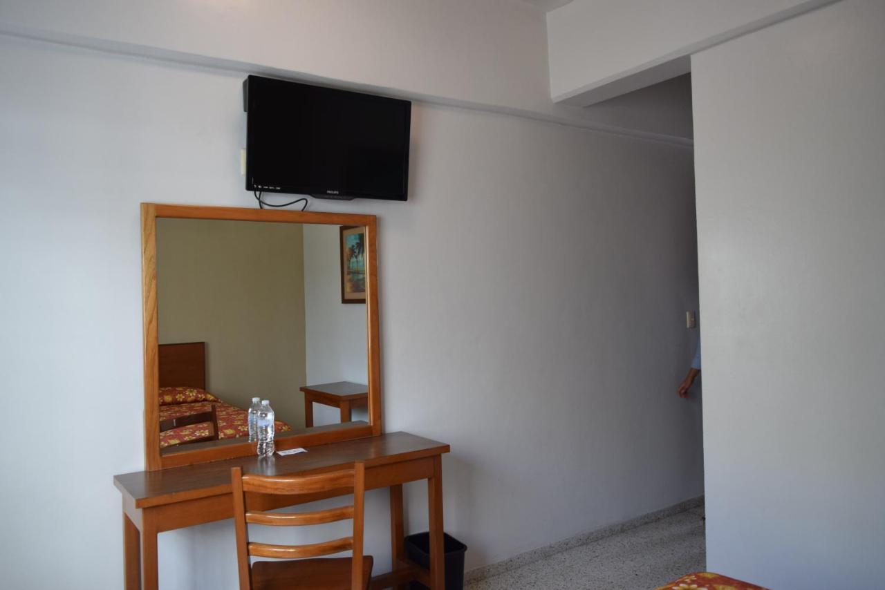 Hotel Delfines - A 2 Calles Del Acuario Veracruz Exteriör bild